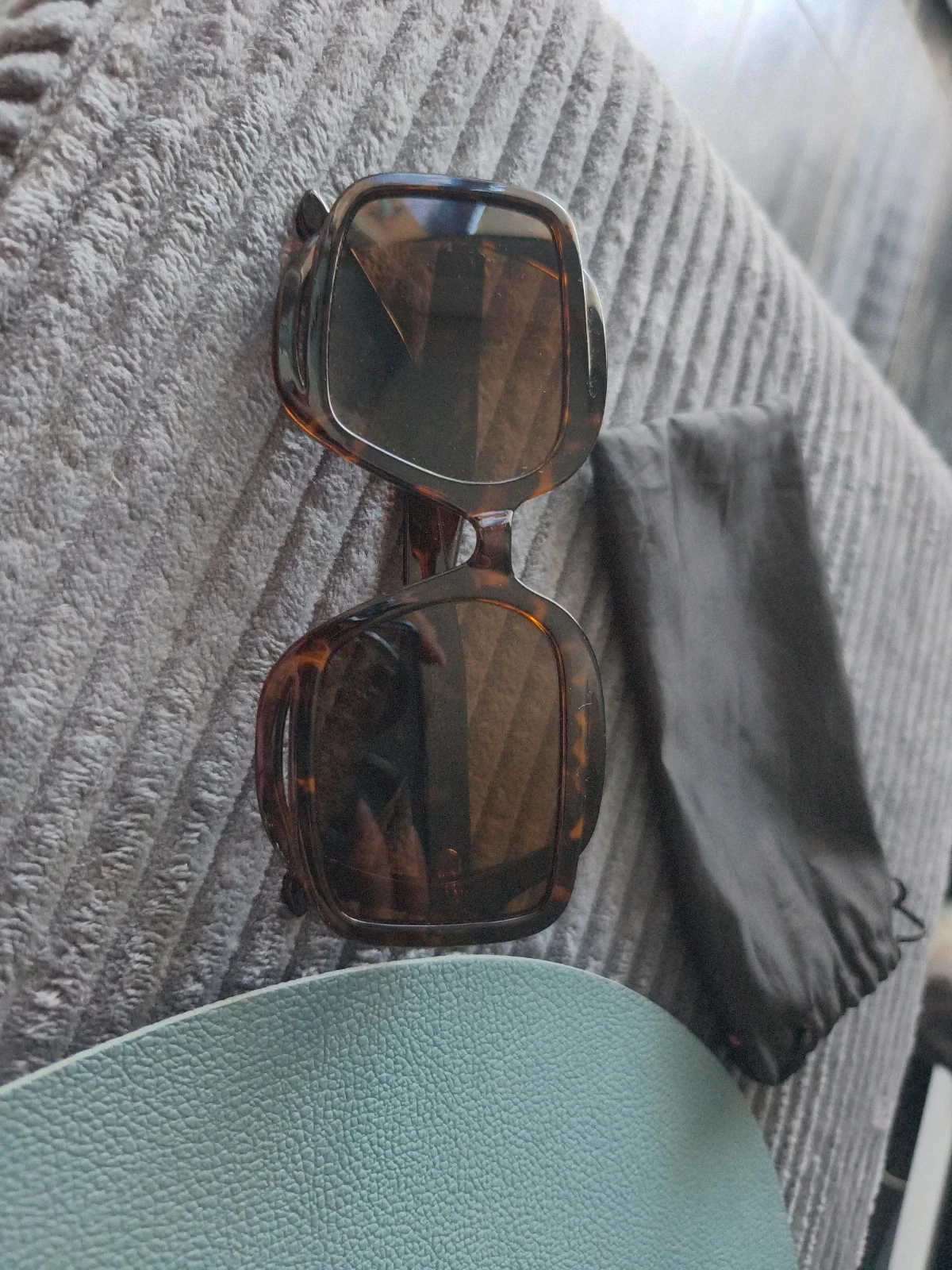 Lunette de soleil neuve